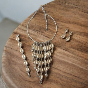 Colar Cascata Búzios